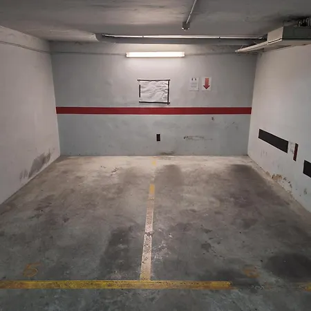 Urban Oasis With Pool & Free Parking *